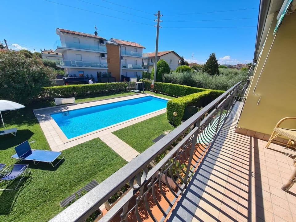 Balcony/Terrace, Pool view, Swimming pool