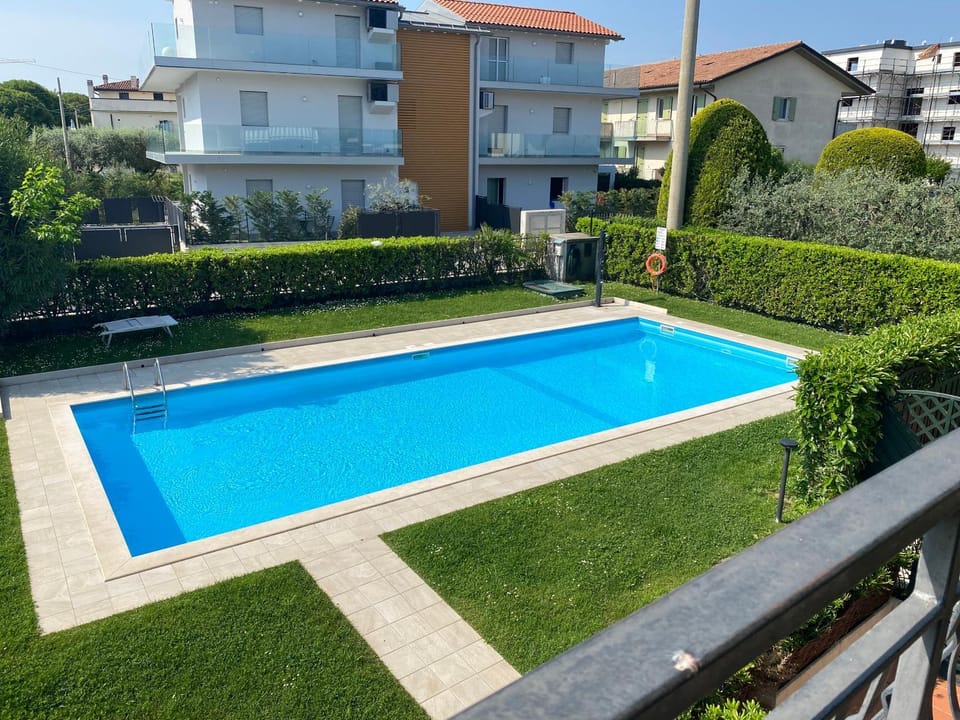 Pool view, Swimming pool