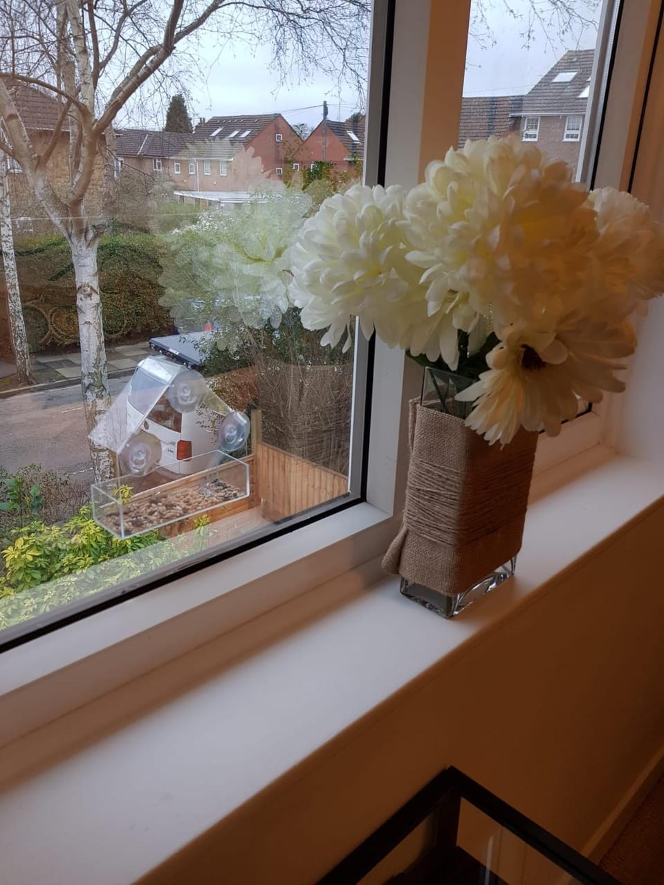 Bedroom, Street view