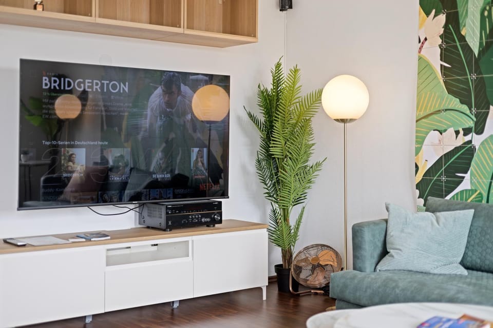 TV and multimedia, Seating area