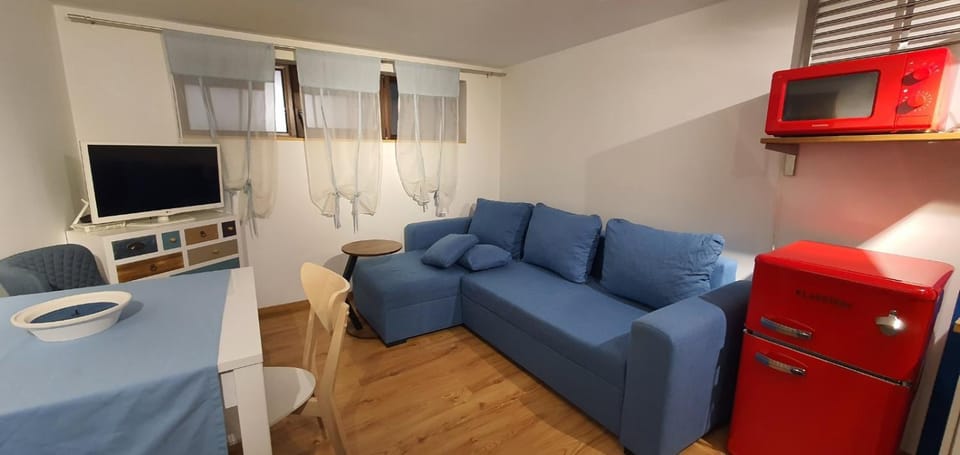 Communal lounge/ TV room, Dining area