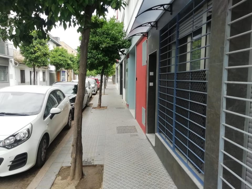 Neighbourhood, Street view