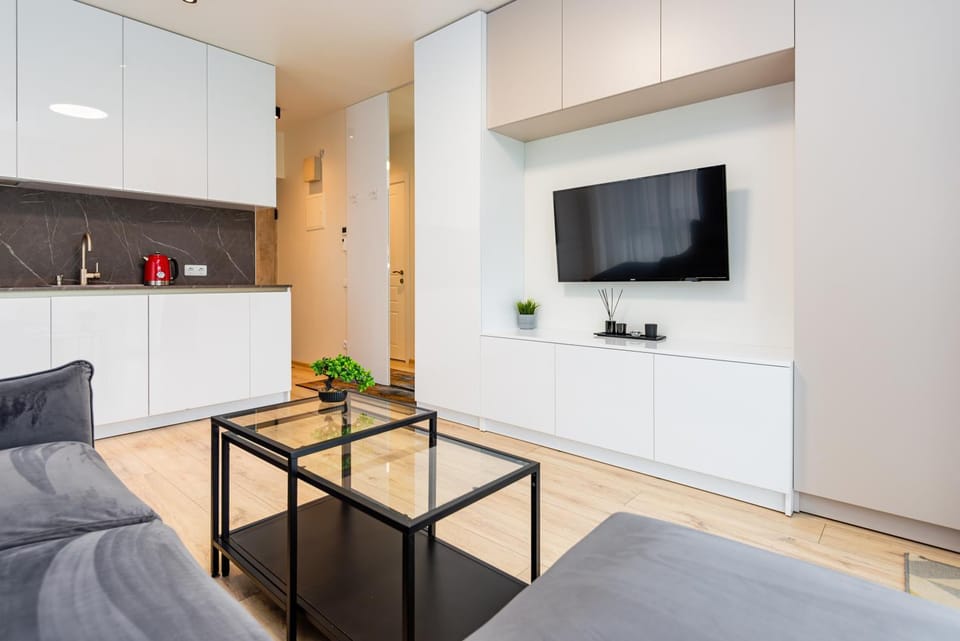 TV and multimedia, Kitchen or kitchenette, Living room, Seating area