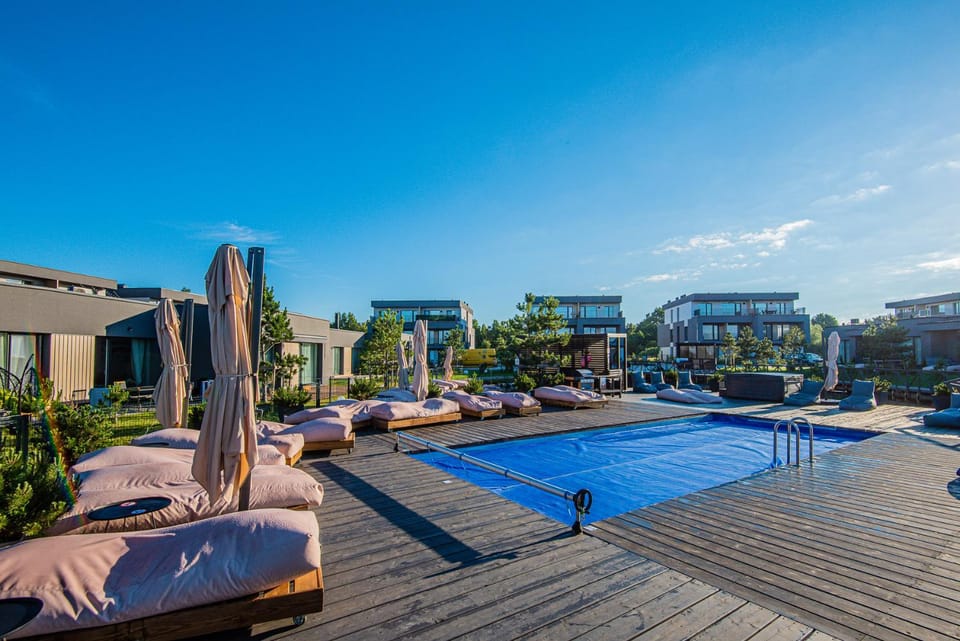 Balcony/Terrace, Swimming pool