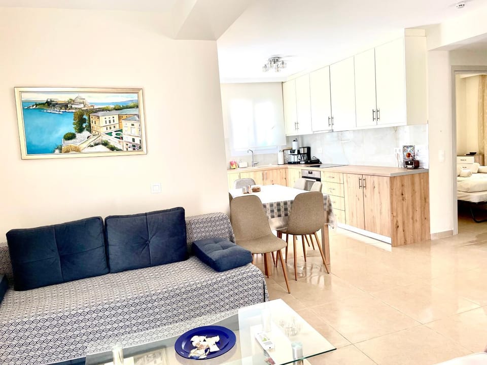 Kitchen or kitchenette, Living room, Dining area
