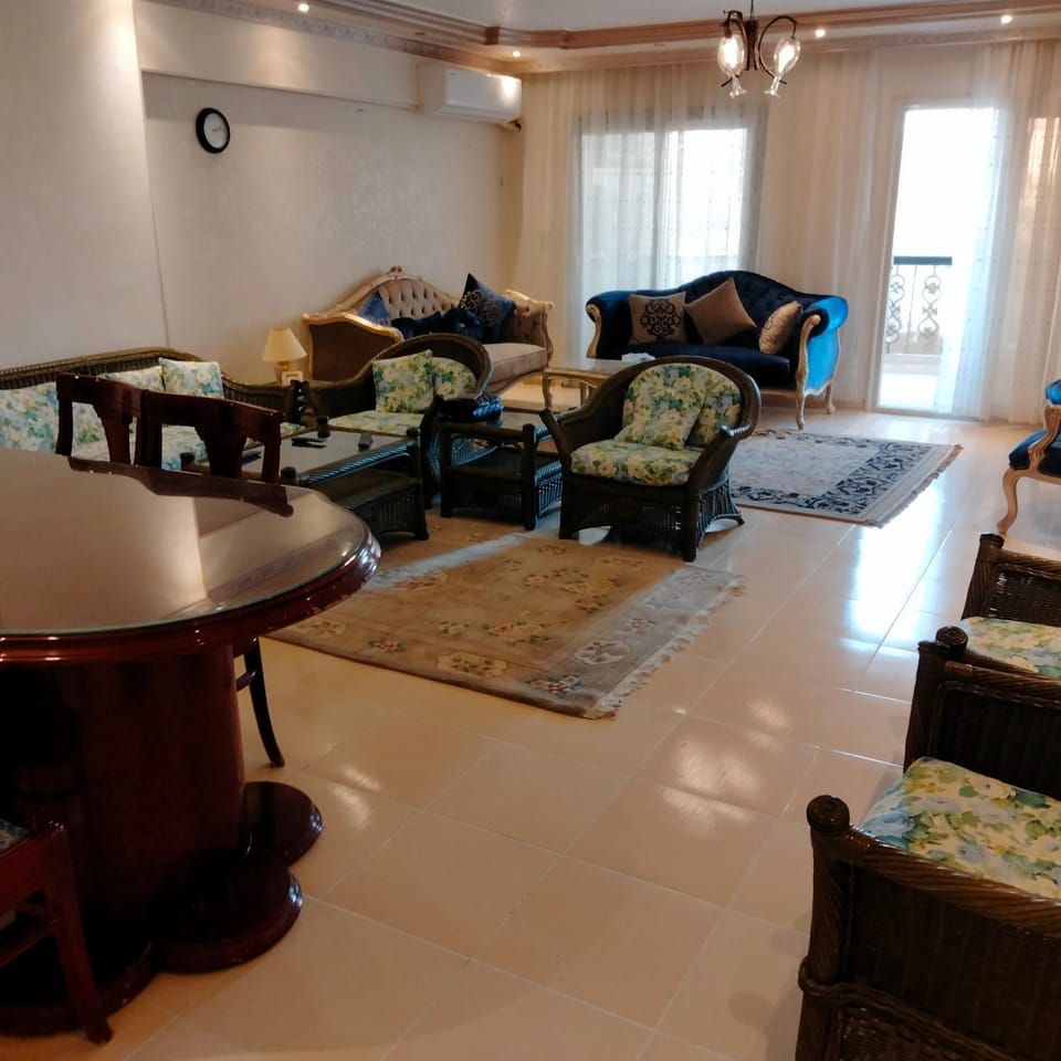 Afnan Guest- Rehab City Apartment in New Cairo City