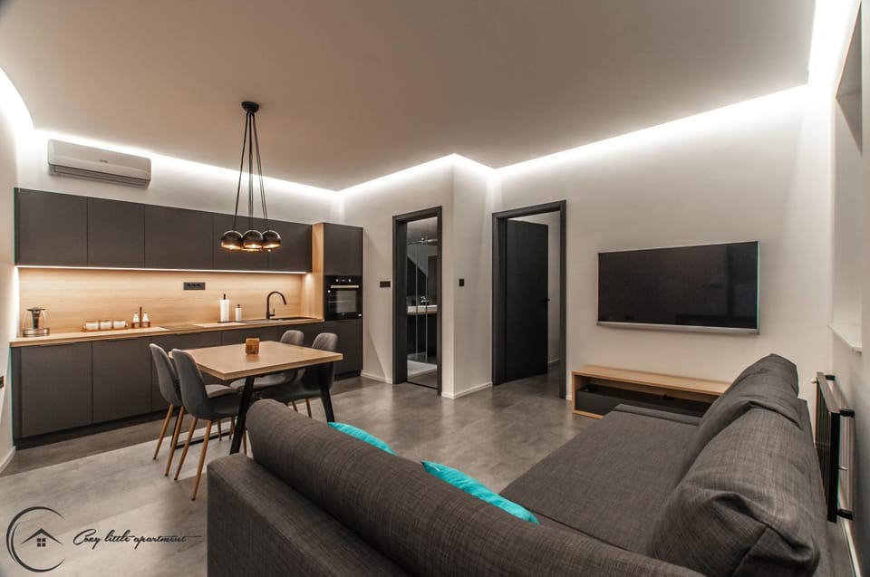 TV and multimedia, Living room, Seating area, Dining area