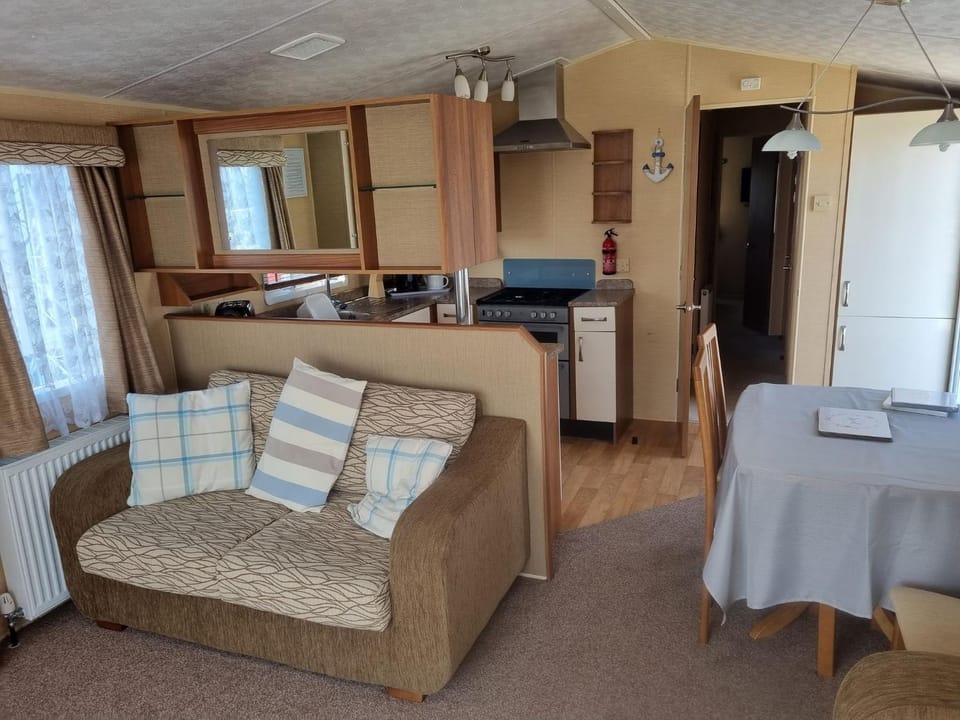 8 berth deluxe pg157 GOLDEN PALM CHAPEL ST LEONARDS PALM GROVE Campground/ 
RV Resort in Chapel Saint Leonards