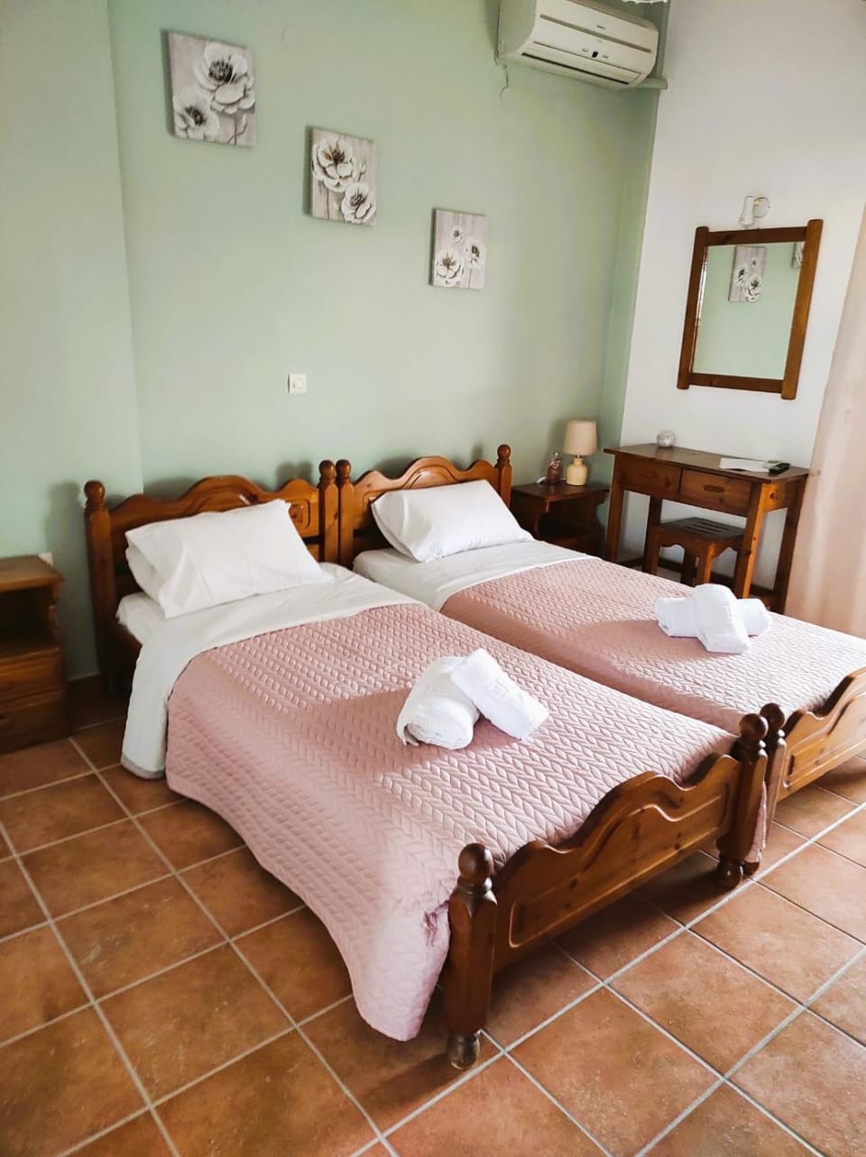 Aris Seaside Issos Beach Apartment in Corfu, Greece