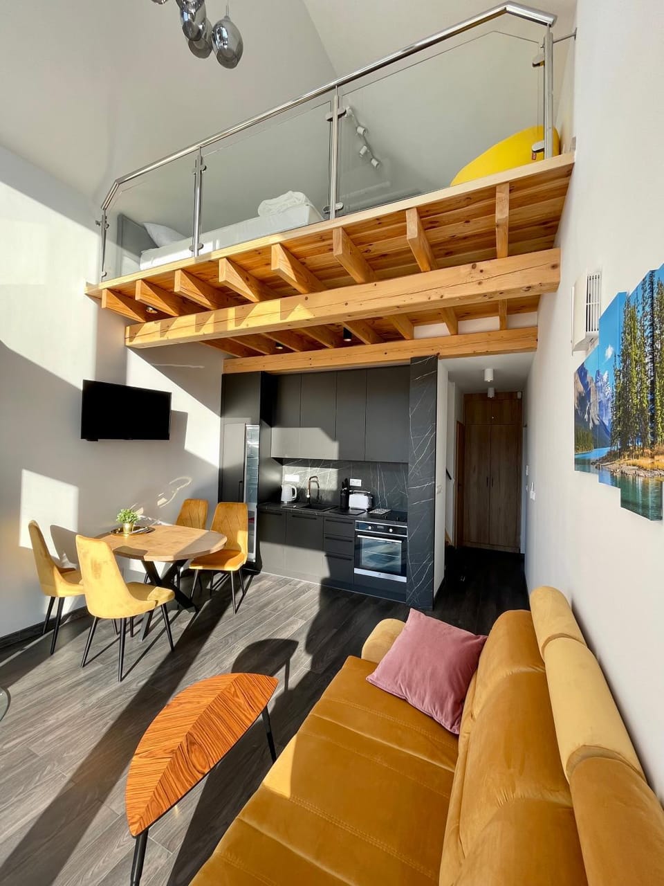 Seating area, Dining area