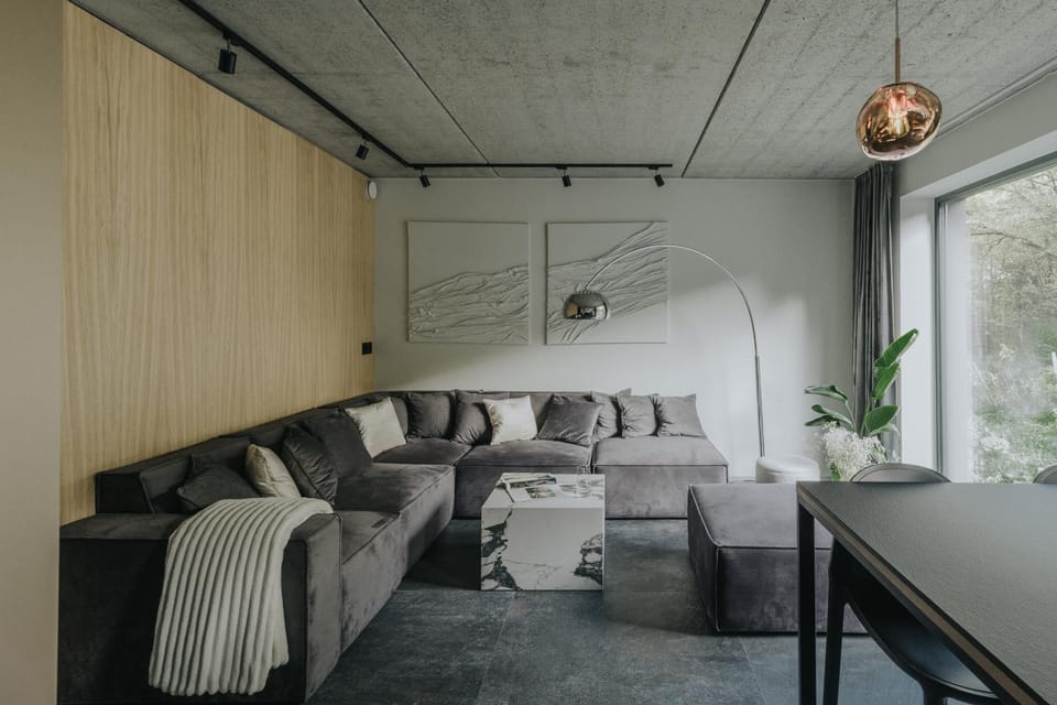 View (from property/room), Living room, Decorative detail, Garden view