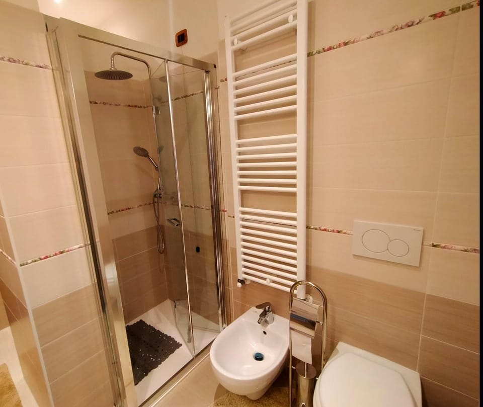 Shower, Bathroom, bidet