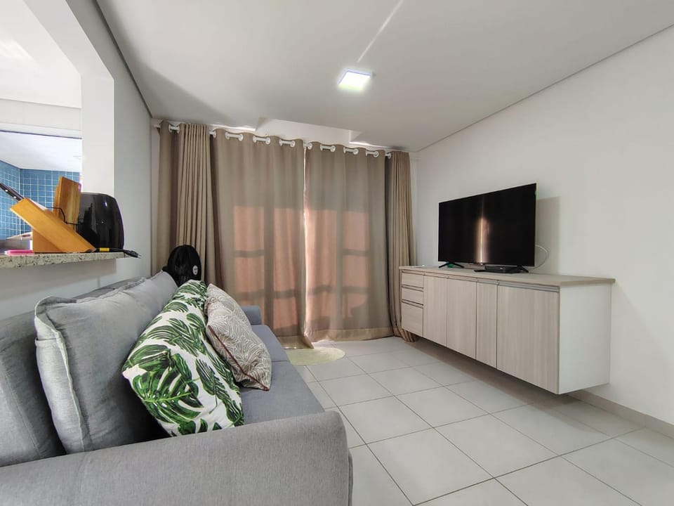 Apto em Bertioga com Piscina a 1 min da Praia no Indaiá Apartment in Bertioga