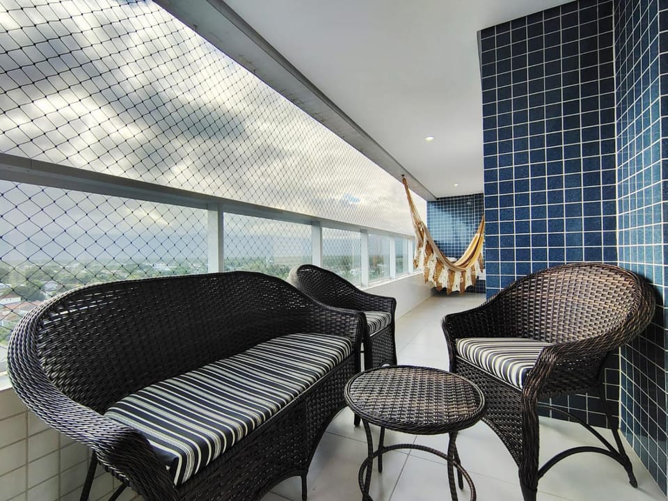 Apto em Bertioga com Piscina a 1 min da Praia no Indaiá Apartment in Bertioga