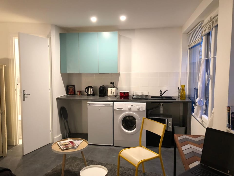 Seating area, Dining area, kitchen