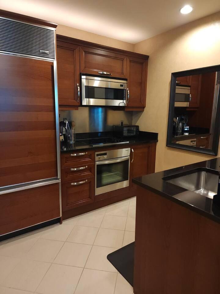 SuiteStayLV-1BR Corner Penthouse Suite 31st Floor at Signature MGM Apartment hotel in Las Vegas Strip