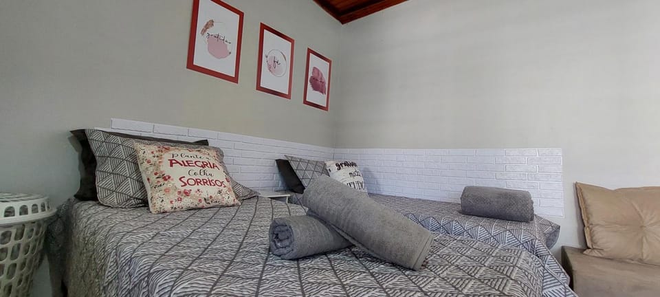 casa area central foz wifi garagem ambiente familiar E AR Apartment in Foz do Iguaçu
