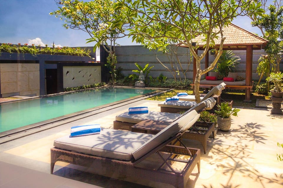 Swimming pool, Swimming pool