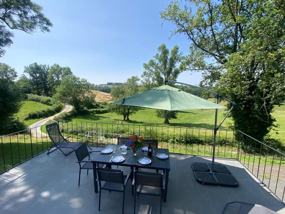 Gîte rural rénové avec charme à Marcillat, jardin et terrasse - FR-1-489-369 House in Auvergne-Rhône-Alpes