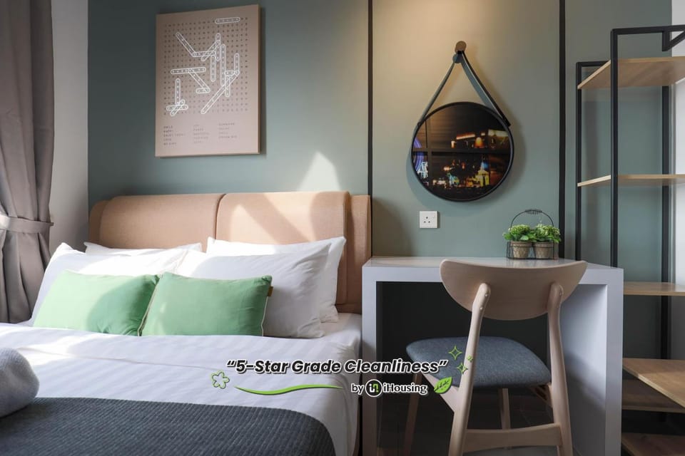 Bed, Seating area, Bedroom