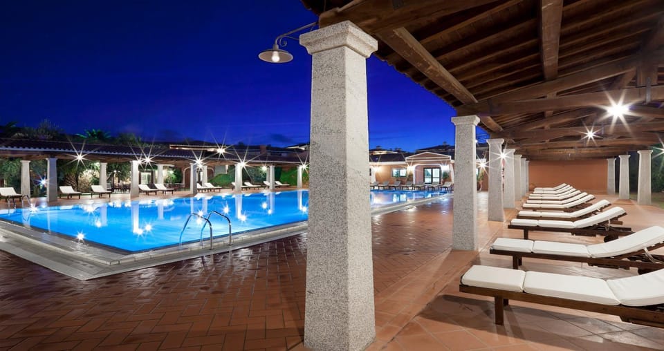 Swimming pool, Swimming pool