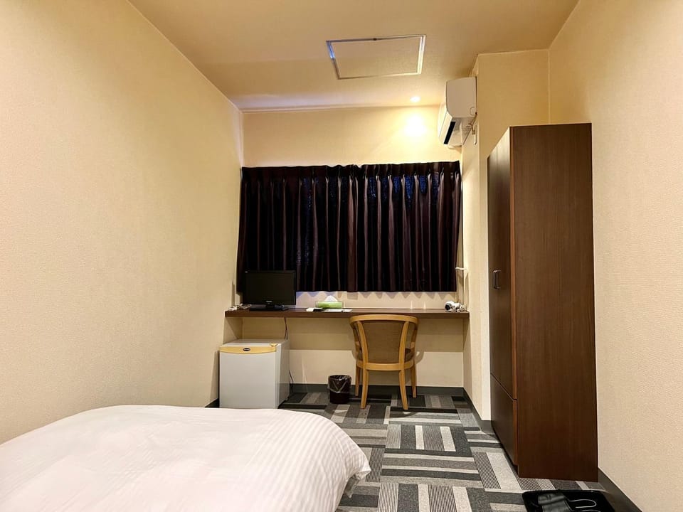 Photo of the whole room, Bedroom, hair dresser