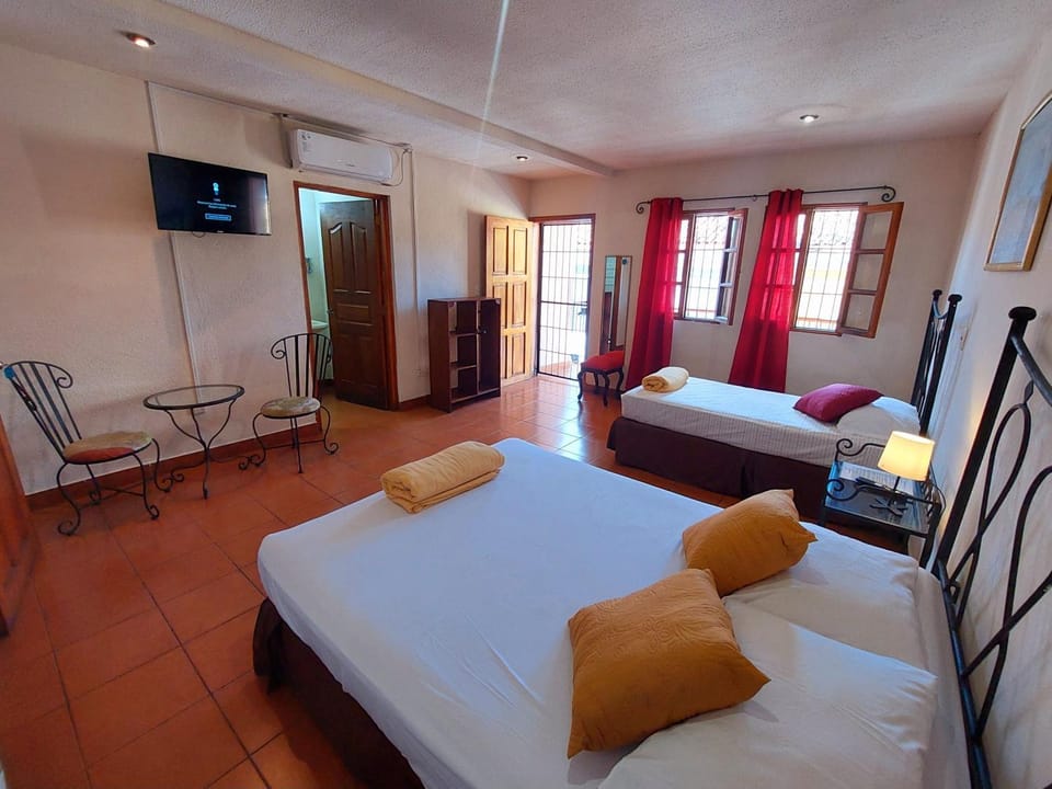 TV and multimedia, Balcony/Terrace, Photo of the whole room, air conditioner