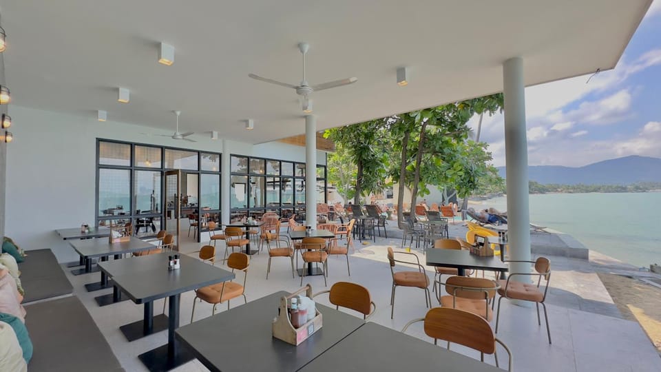 Restaurant/places to eat, Seating area, Sea view