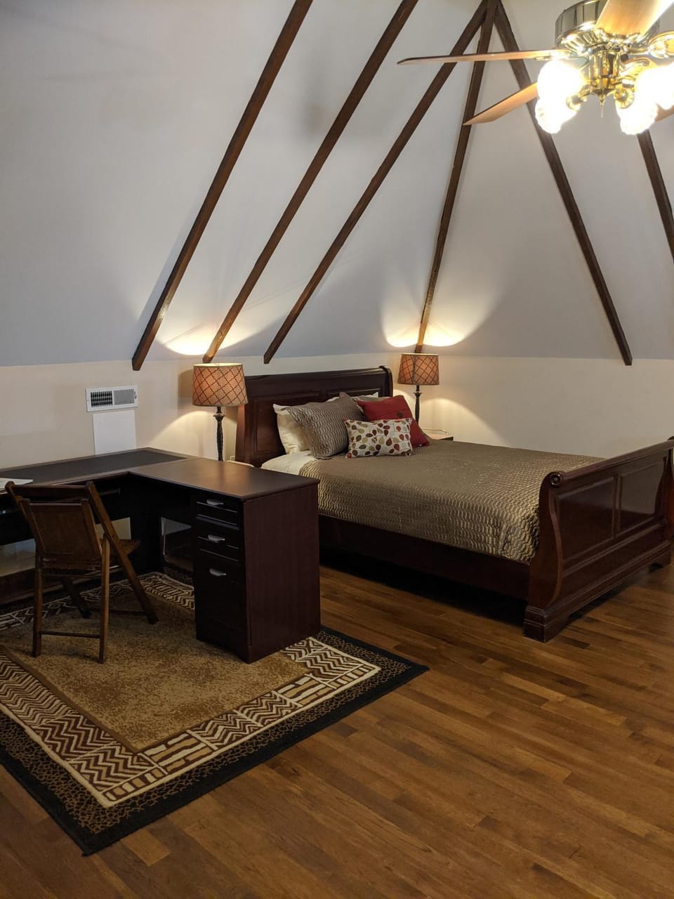 The Avanti Houses Bed and Breakfast in South Bend
