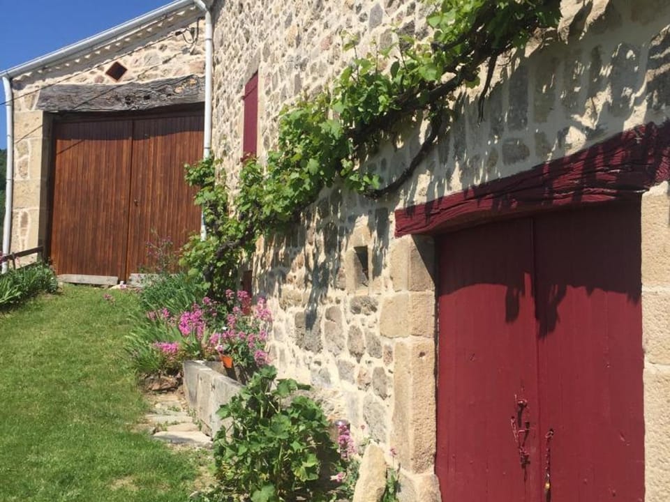 Charmant gîte au cœur du Pilat avec wifi et cheminée - FR-1-496-255 House in Auvergne-Rhône-Alpes