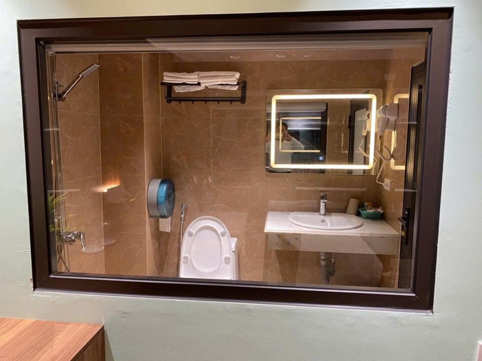 Shower, Bathroom, towels