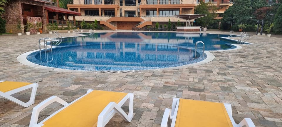Pool view, Swimming pool, Swimming pool