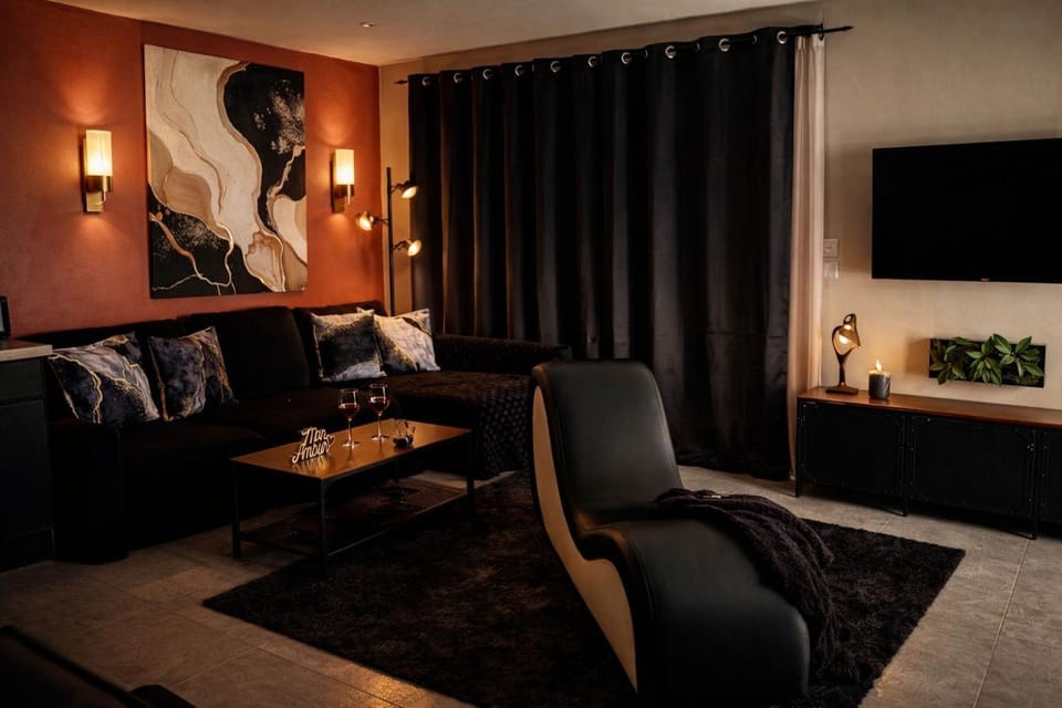 Eden House, Cocon sensuel et romantique avec jacuzzi House in Carpentras