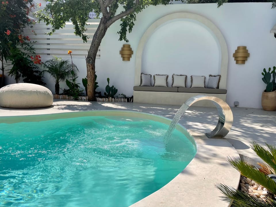 Spa and wellness centre/facilities, Decorative detail, Seating area, towels, VIP, wedding