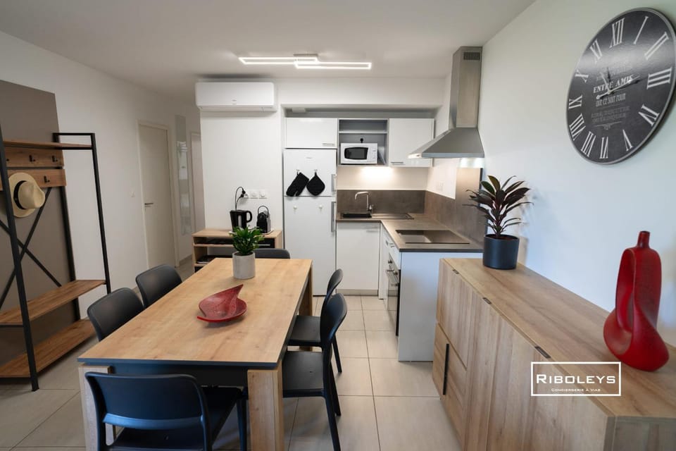 Riboleys - T4 avec clim et piscine à 400m de la mer Apartment in Vias