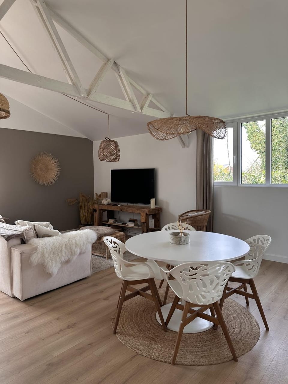 Communal lounge/ TV room, Living room, Dining area