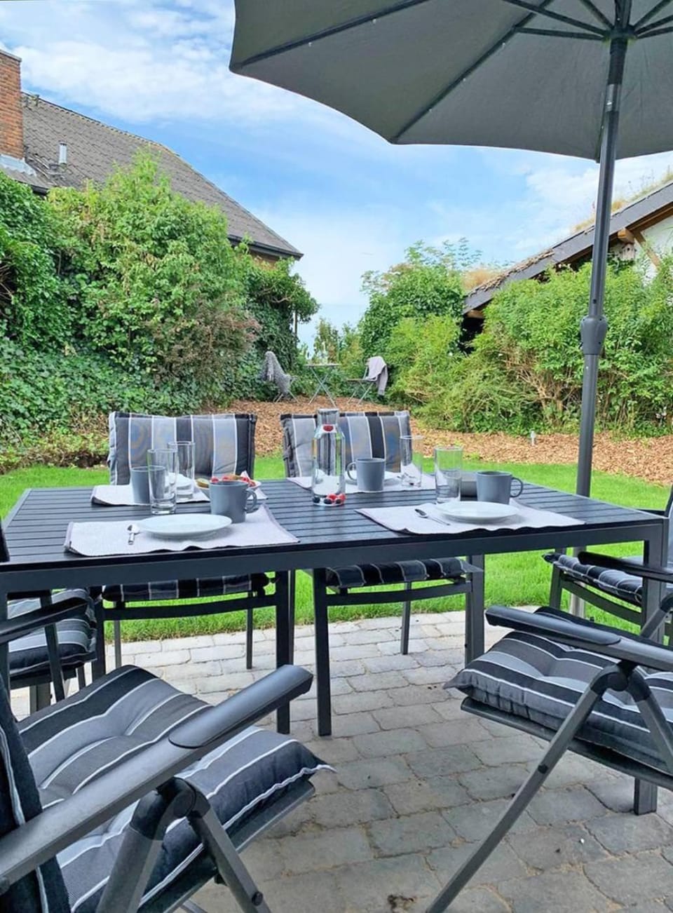 Day, Natural landscape, Garden, Balcony/Terrace, Seating area, Dining area, Garden view