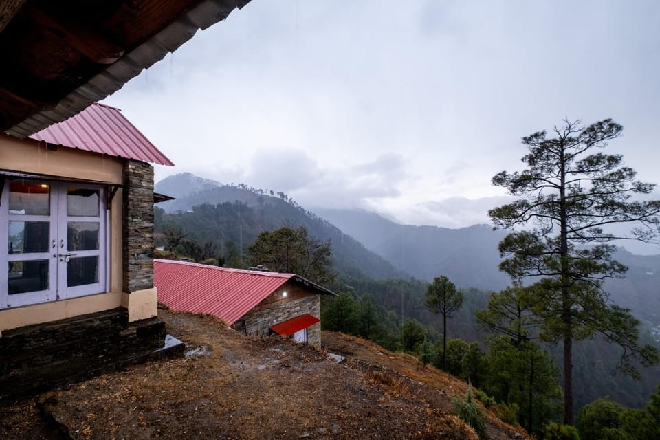 Property building, Neighbourhood, Natural landscape, Mountain view