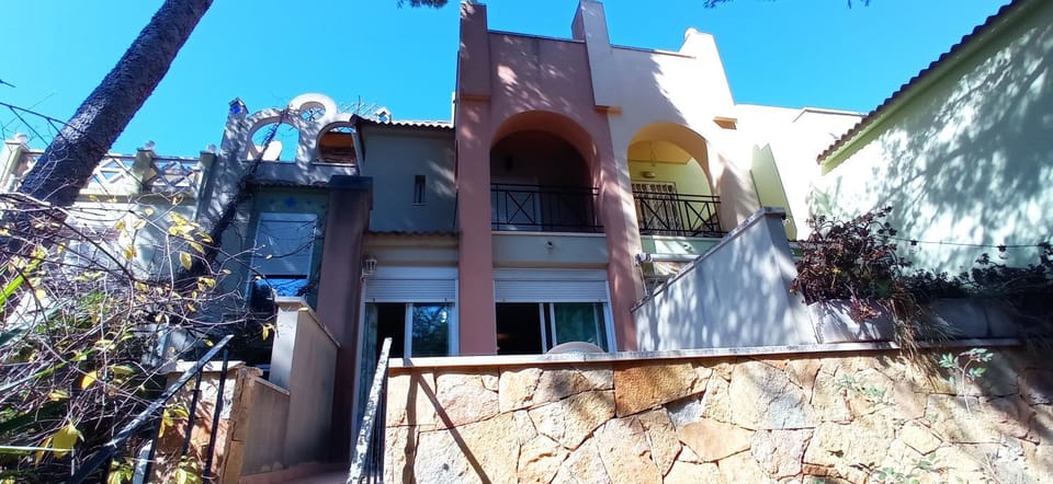 Property building, Facade/entrance, Off site