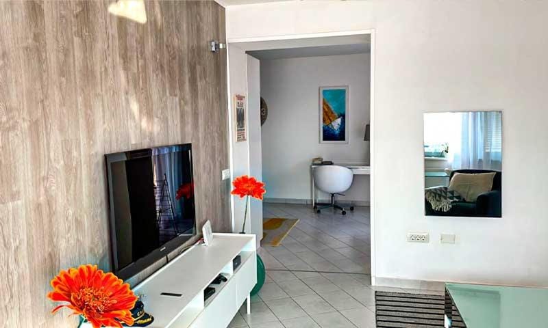 Communal lounge/ TV room, TV and multimedia, Living room, Seating area