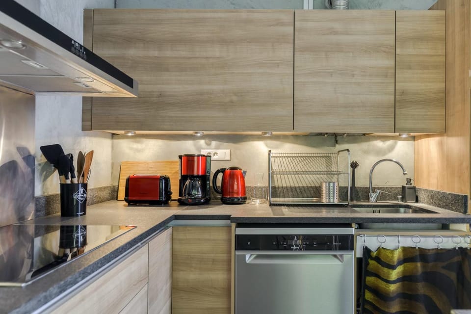 Kitchen or kitchenette