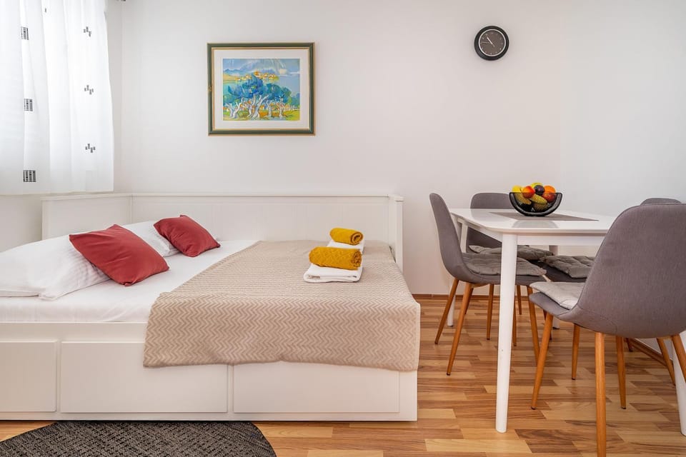Apartment Damir with Balcony in Quiet Area Apartment in Lika-Senj County