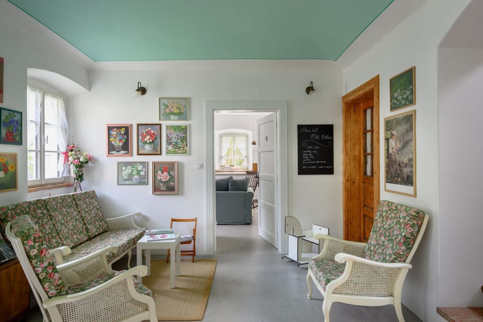 Lobby or reception, Seating area