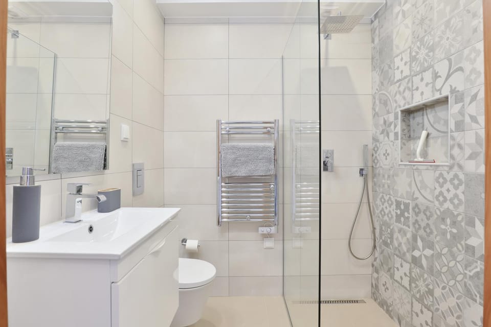 Shower, Bathroom, towels