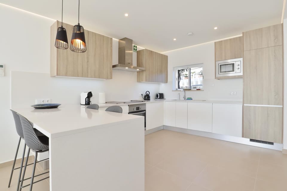Kitchen or kitchenette, Dining area, dishwasher, minibar, pet friendly, stove
