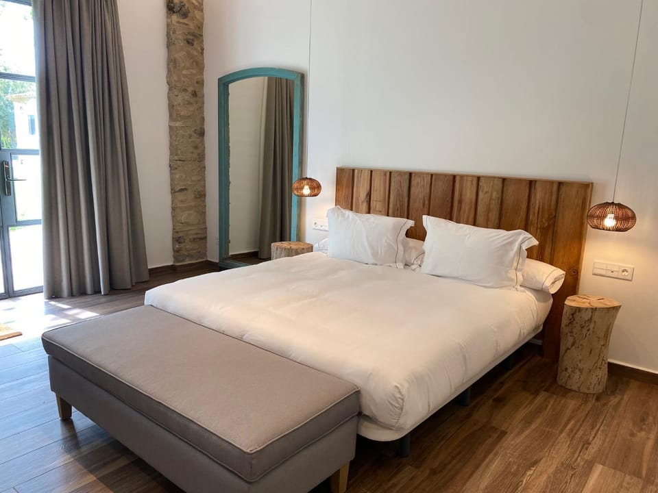 Bed, Garden view