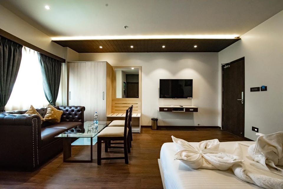 The Royal Palace Hotel 400703 Hotel in Maharashtra