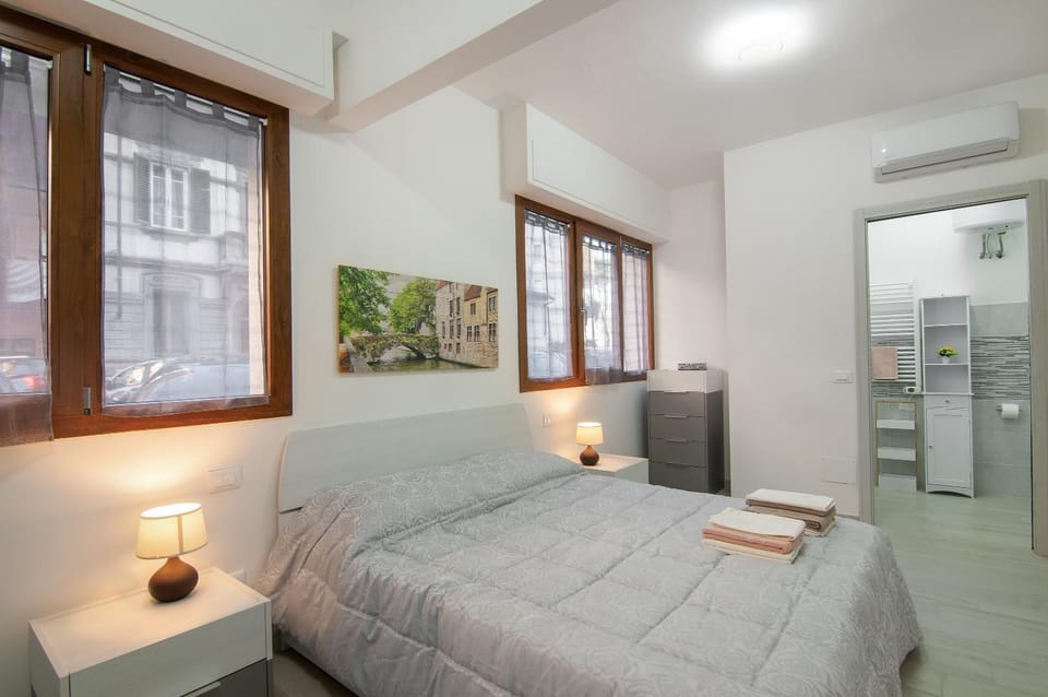Living room, Bedroom