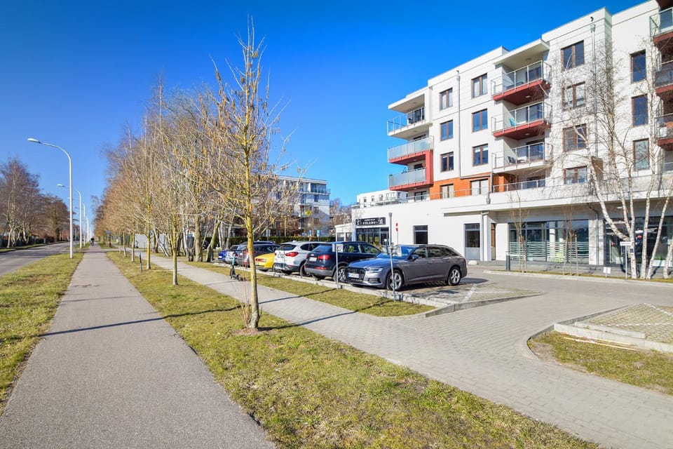 Property building, Facade/entrance, Neighbourhood