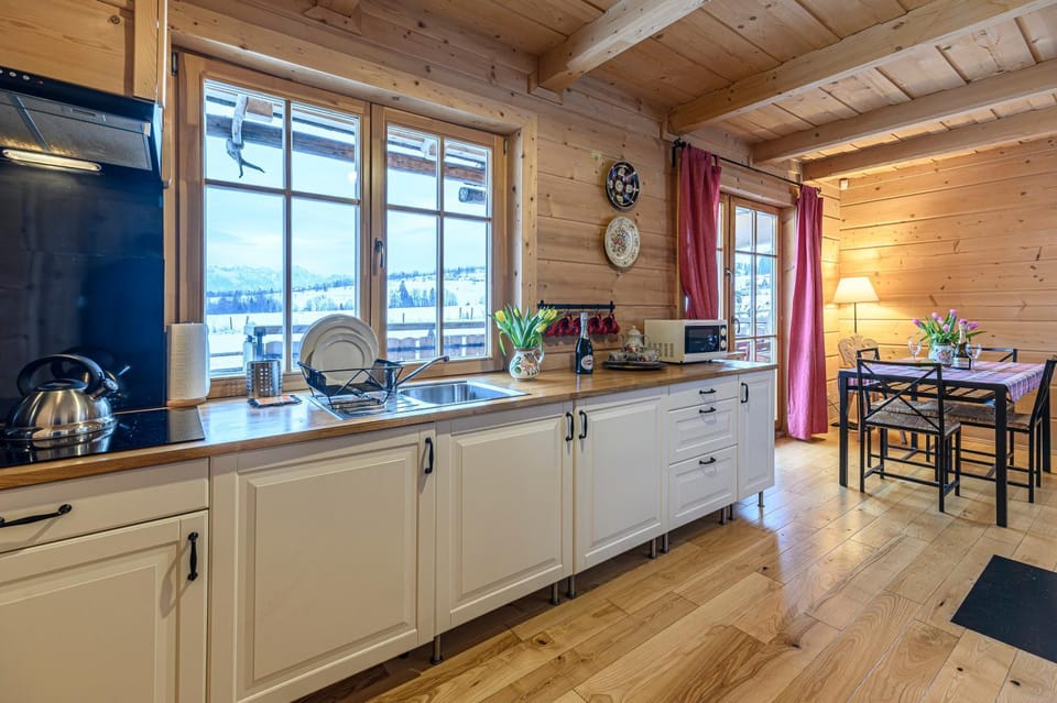 Day, Winter, View (from property/room), Living room, Fitness centre/facilities, Food and drinks, Other, Decorative detail, On site, Food, Garden view, Landmark view, Mountain view, Seasons, Time of day, Location, Sunrise